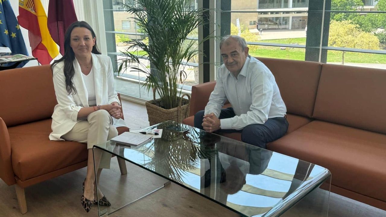 Impulsando el Cooperativismo en el Turismo y las Industrias Creativas: Un Encuentro Estratégico en Murcia