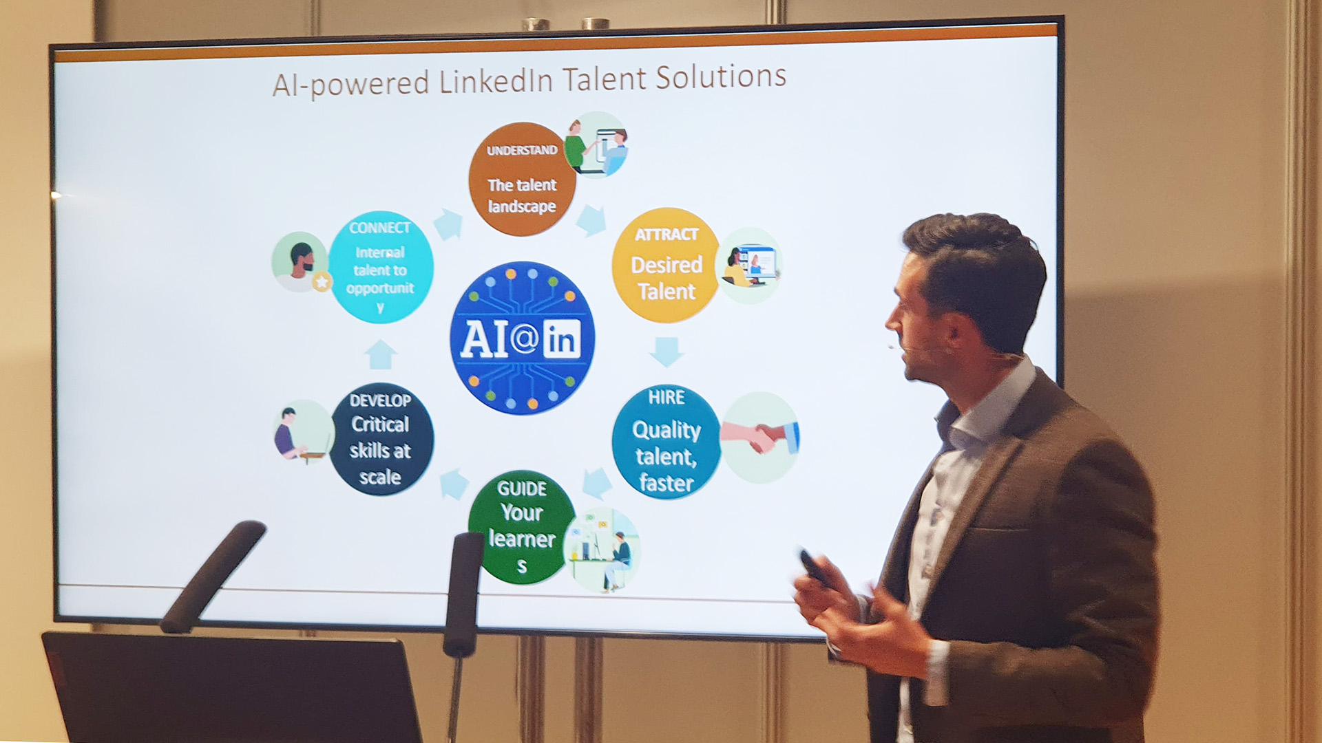 Ucomur, presente en la Semana de la Educación en IFEMA (Madrid) para conocer las últimas tendencias en formación 3 Ucomur, presente en la Semana de la Educación en IFEMA (Madrid) para conocer las últimas tendencias en formación