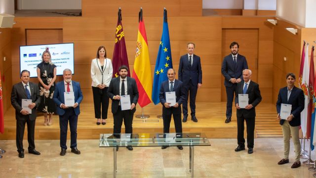 Firma del Pacto Regional para la Reactivación Económica y Social de la Región de Murcia ante la pandemia del Covid-19 3 - Ucomur